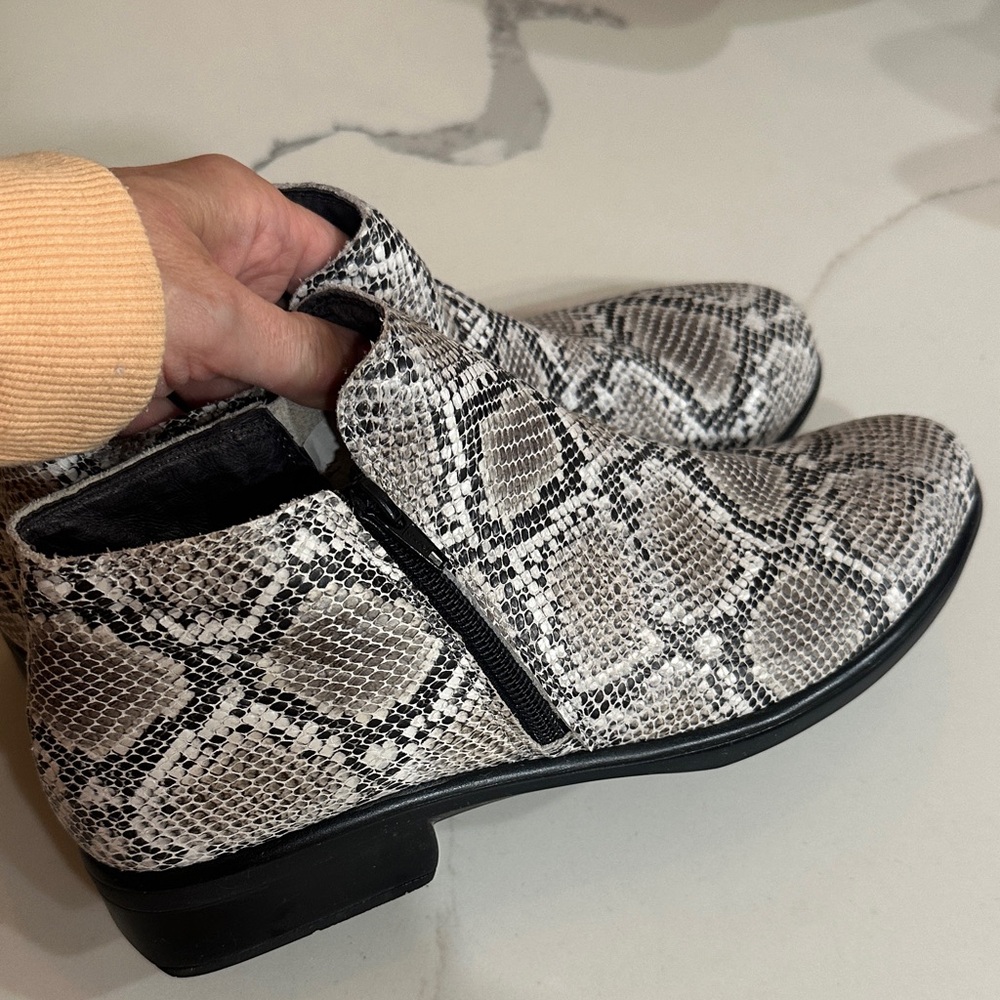 Stylish Snake Print Ankle Boots